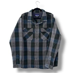 Patagonia Green and Gray Plaid Casual Button Down Shirt